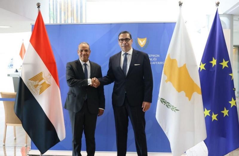 وزير الخارجية يعقد مشاورات سياسية مع نظيره القبرصي|صور