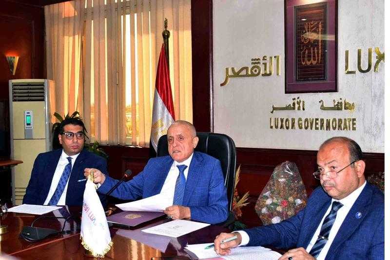 قيادات الأقصر يتابعون ملفات منظومة التقنين وسرعة حسمها لخدمة المواطنين