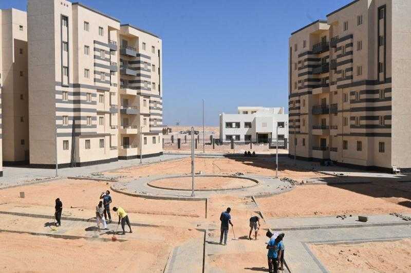 الإسكان: 90٪ نسبة تنفيذ 6994 وحدة سكنية بمبادرة ”سكن لكل المصريين” بالعاشر من رمضان