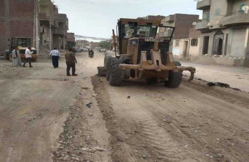 أهالي إطسا بالفيوم يطالبون بعودة حملة تمهيد الطرق