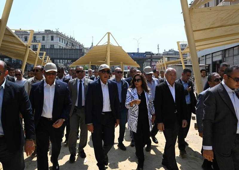 مدبولي يتابع الموقف التنفيذي لأعمال مشروع تطوير سوق العتبة بوسط القاهرة