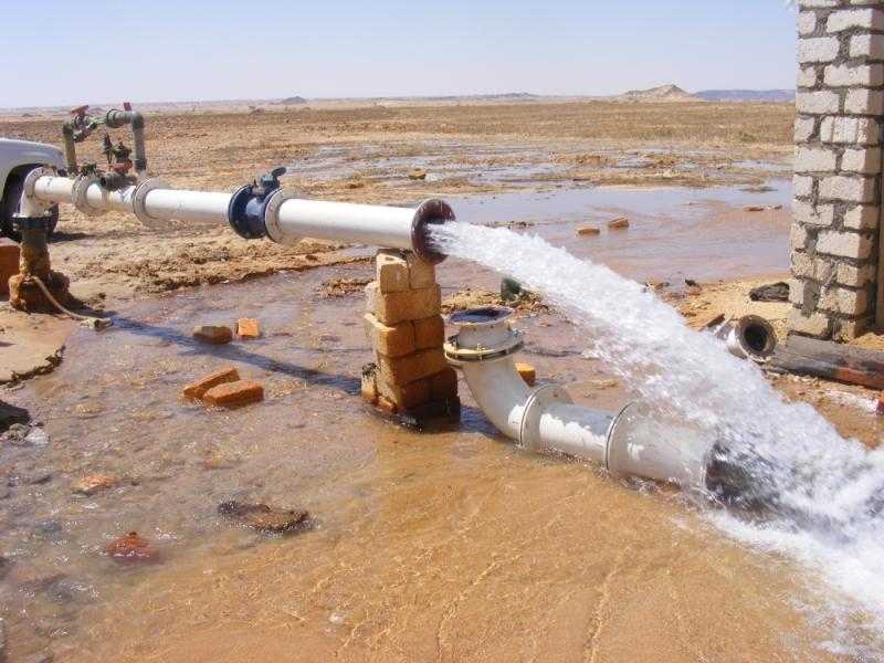 أستاذ جيولوجيا: المياه الجوفية تتحرك بفعل الشقوق والفتحات الطبيعية