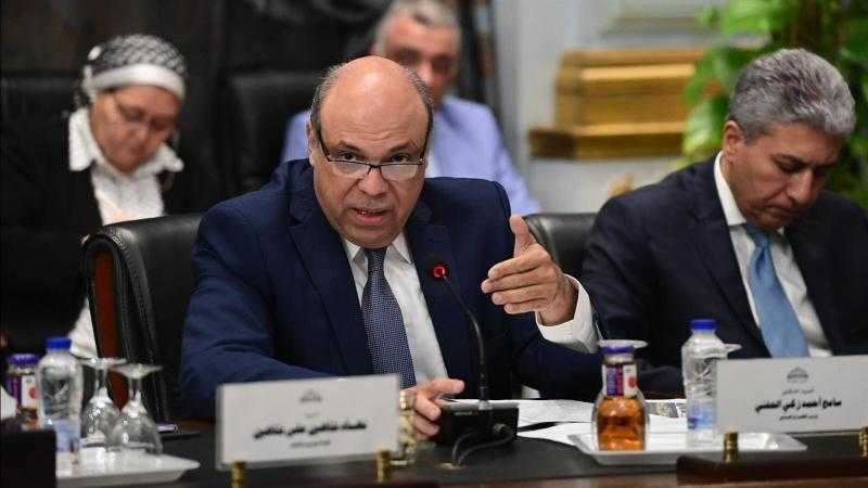سامح الحفني: مطار القاهرة محوري قوي.. ويحتاج استثمارات كبيرة