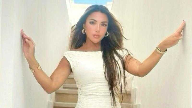 بفستان أبيض.. أحدث ظهور لـ سارة سلامة