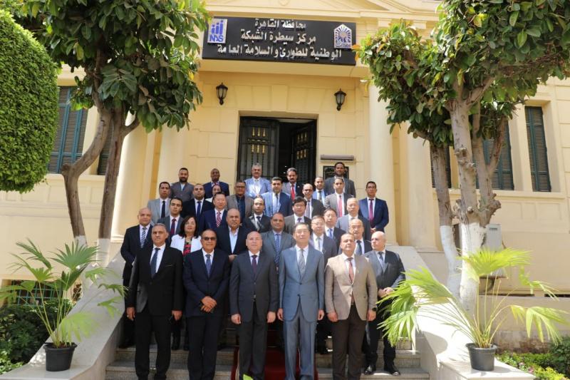 محافظ القاهرة يستقبل وفدا من الصين بمركز سيطرة الشبكة الوطنية للطوارئ