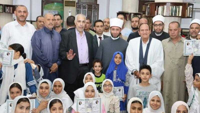 احتفال مهيب.. وزير الأوقاف يكرم حفظة القرآن بمسجد سيدي إبراهيم المتبولي في المرج