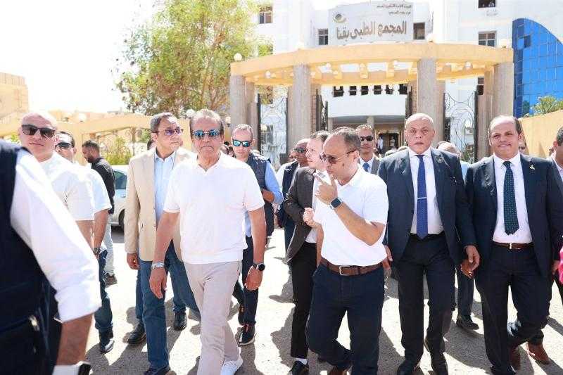 وزير الصحة يوجه بدراسة إنشاء وحدة لزراعة النخاع ومستشفى للصحة النفسية بقنا