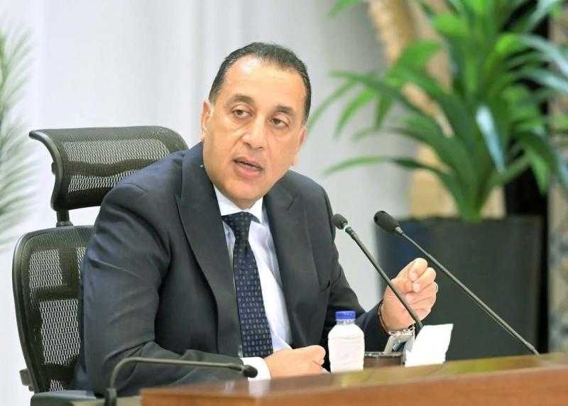 رئيس الوزراء يتابع الخطة التنفيذية للتوسع في إقامة محطات تحلية مياه البحر