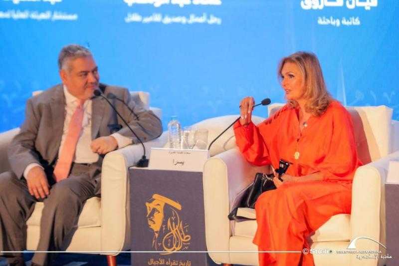 يسرا: مسيرة الأمير طلال بن عبد العزيز تستحق التسجيل في فيلم وثائقي