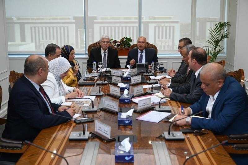 وزيرا الصناعة والتعليم العالي يتابعان الخطوات التنفيذية لإنشاء جامعة النقل المصرية