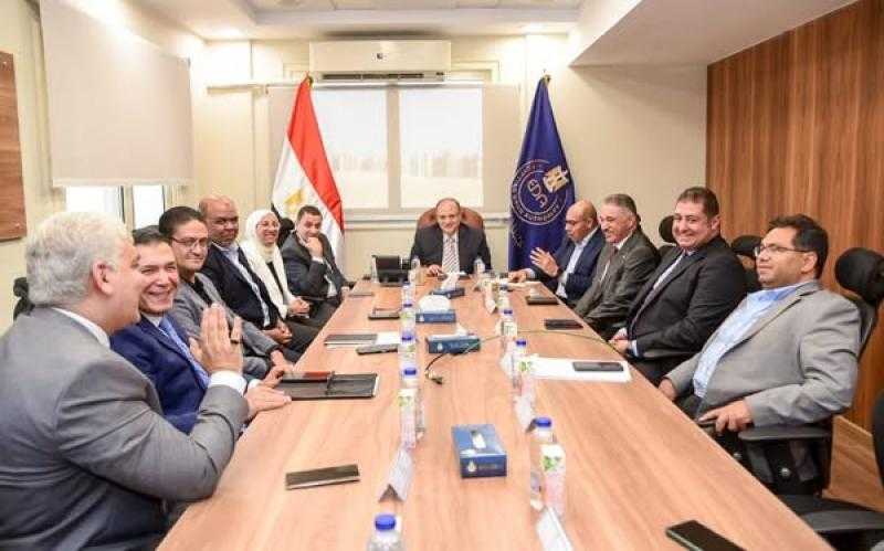 رئيس هيئة الدواء يبحث مع ”هيلث فلو” و”فيكسد مصر” آليات تنفيذ مشروع الروشتة الرقمية