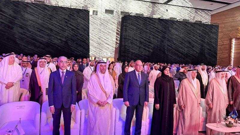 وزير الري يصل البحرين للمشاركة في المؤتمر العالمي للمياه والطاقة وتغير المناخ