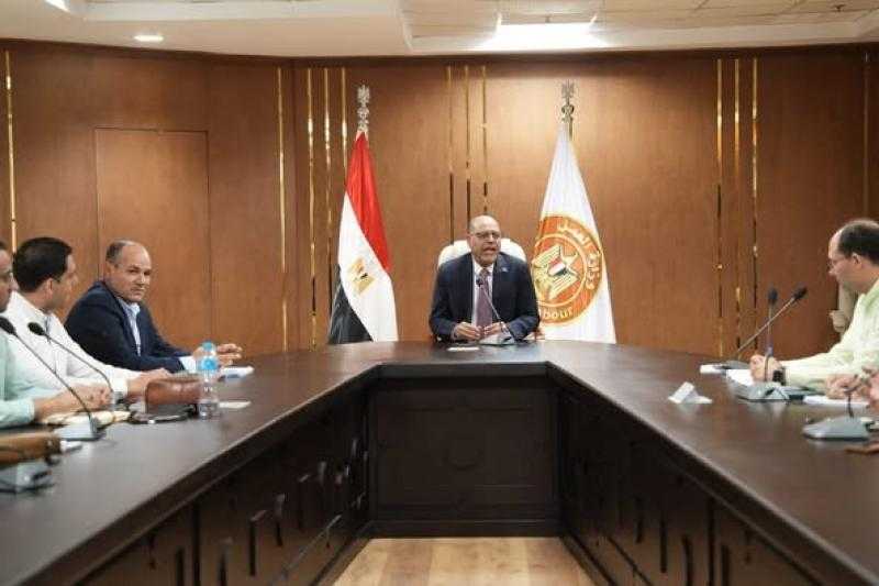 في أول أيام تطبيق القانون الجديد.. تحرير 201 محضر تصاريح عمل أجانب بغرامات تصل إلى 20 مليون جنيه