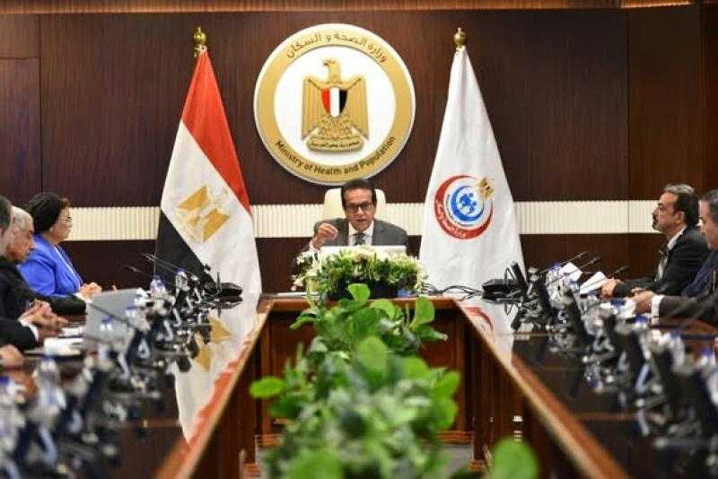وزير الصحة يبحث مع غرفة مقدمي خدمات الرعاية الصحية بالقطاع الخاص ضوابط الحالات الطارئة والولادات القيصرية