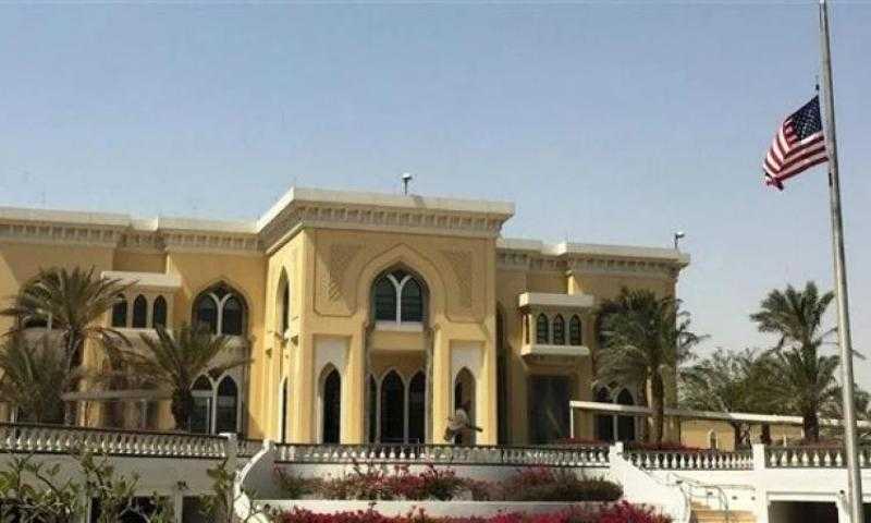 السفارة الأمريكية في الدوحة تطالب مواطنيها بالبقاء في المنازل وعدم التحرك