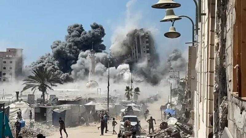 الدفاع المدني بغزة: الاحتلال قصف 5 أبنية شاهقة تضم 209 شقق خلال 72 ساعة