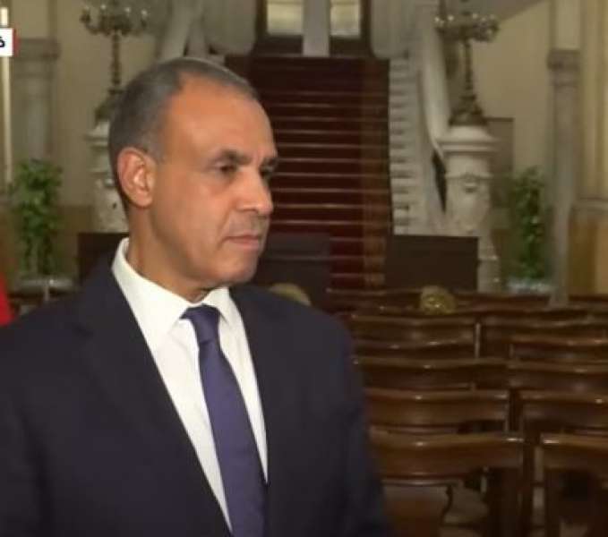 خط أحمر