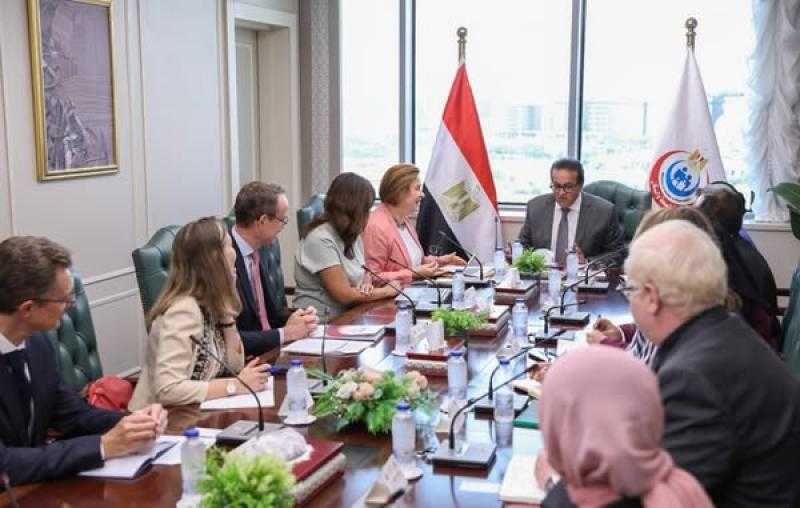 وزير الصحة يستقبل وفد الوكالة الفرنسية للتنمية لتعزيز التعاون فى القطاع الصحى