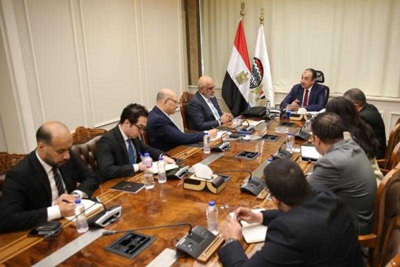 وزير قطاع الأعمال العام يستقبل وفدًا من مجموعة البنك الدولي لبحث تعزيز التعاون المشترك