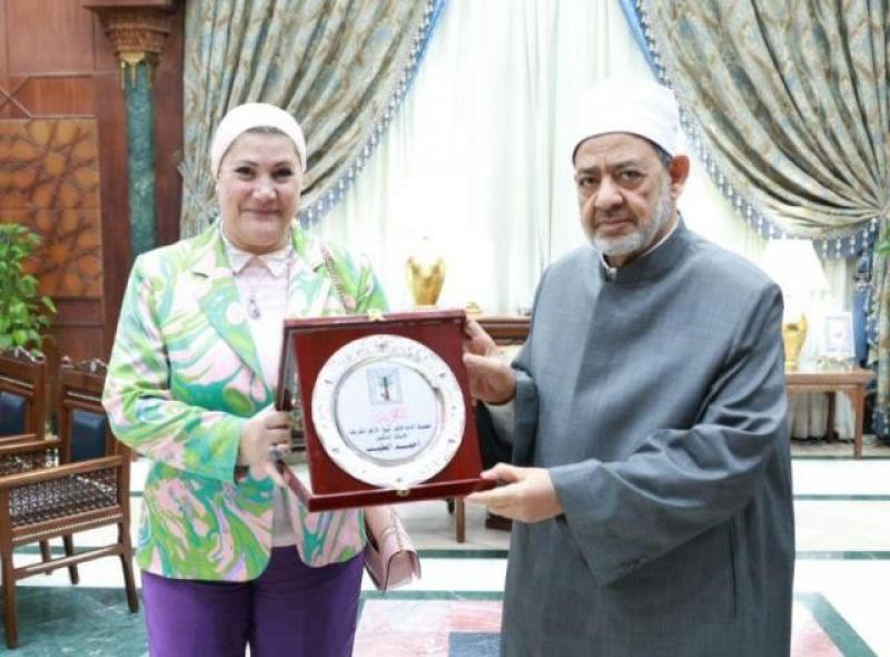شيخ الأزهر يستقبل رئيسة المجلس القومي للطفولة والأمومة لبحث سبل التعاون| صور