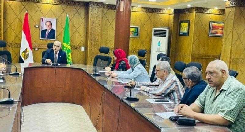 مدير تعليم القليوبية يناقش أهم الاستعدادات لانطلاق العام الدراسي