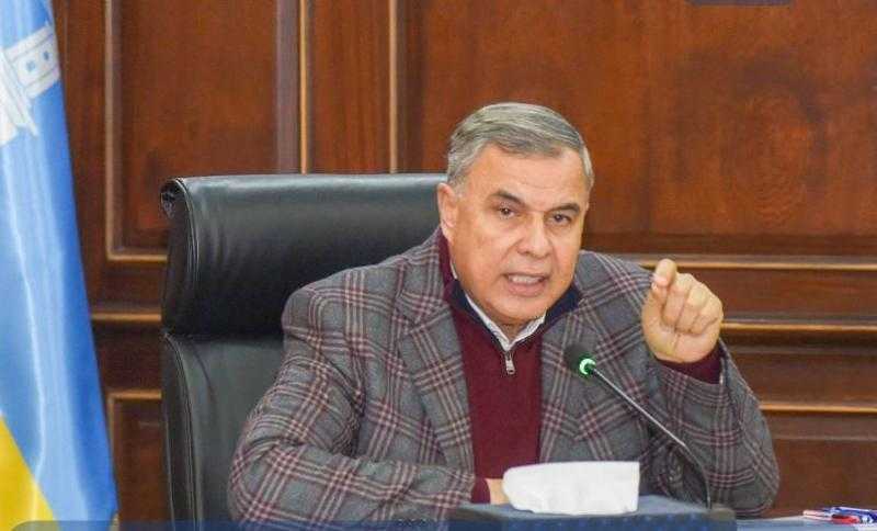 محافظ الإسكندرية: رصف 14 شارعا رئيسيا ضمن خطة الرصف السنوية