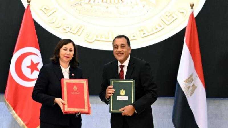 رئيسا وزراء مصر وتونس يشهدان توقيع 8 وثائق في عدد من مجالات التعاون المشترك