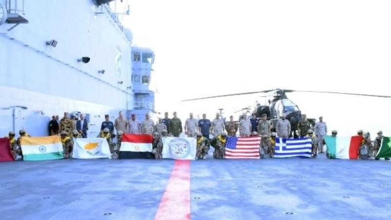 رئيس الأركان يشهد تنفيذ المرحلة الختامية لتدريب النجم الساطع