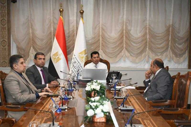 وزير الشباب والرياضة يتابع عملية التطوير في مراكز الشباب بمحافظات الجمهورية