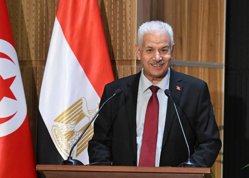 خلال افتتاح منتدى الأعمال المصري التونسي بالقاهرة.. وزير التجارة وتنمية الصادرات التونسي: مسئوليتنا المشتركة تقتضي العمل معاً من أجل تنويع هيكل التبادل التجاري
