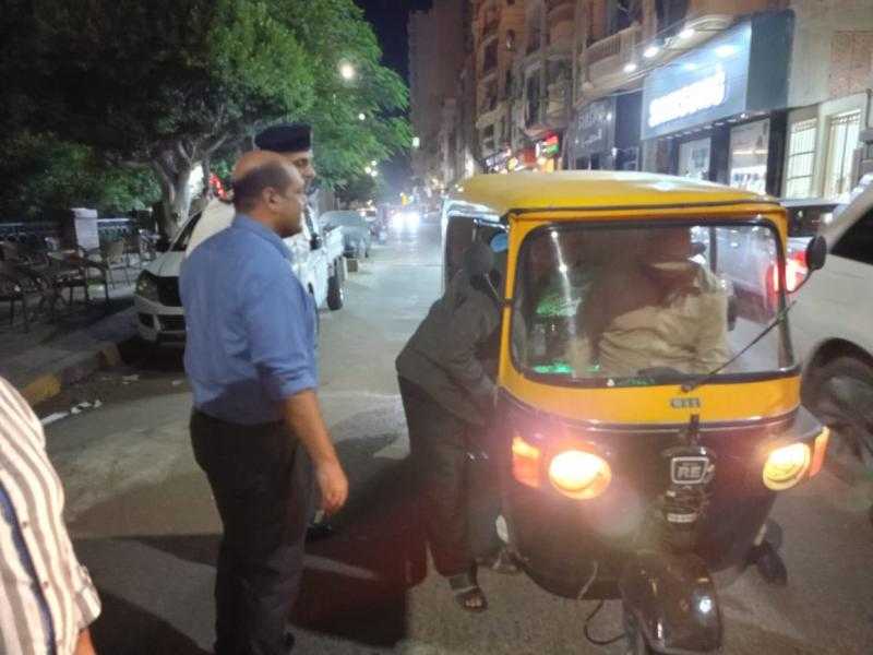 ضبط 36 مركبة «توكتوك» و6 دراجات نارية مخالفة بدسوق.. صور