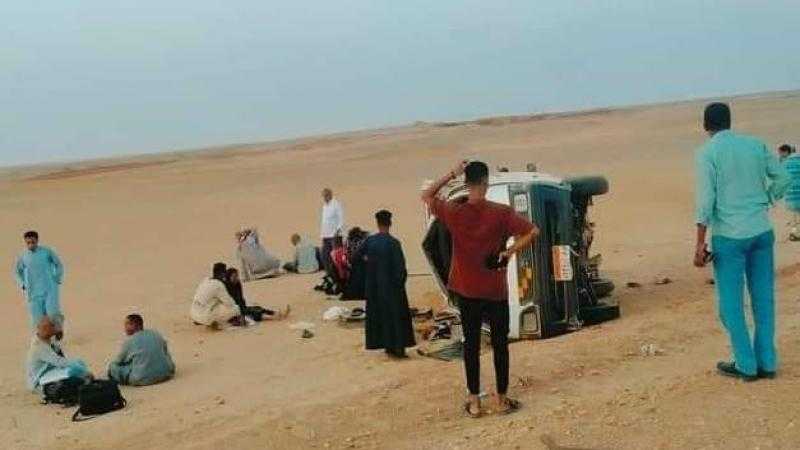 مصرع شخص وإصابة 7 في إنقلاب ميكروباص بأسيوط