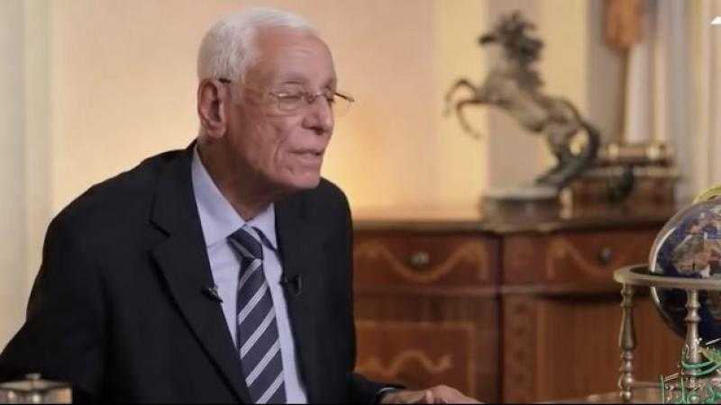 حسام موافي يكشف أبرز أعراض فرط نشاط الغدة الدرقية