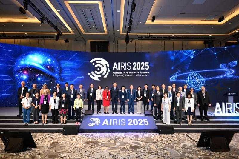 رئيس هيئة الدواء المصرية يشارك في المؤتمر الدولي للذكاء الاصطناعي في الهيئات الدوائية بكوريا الجنوبية