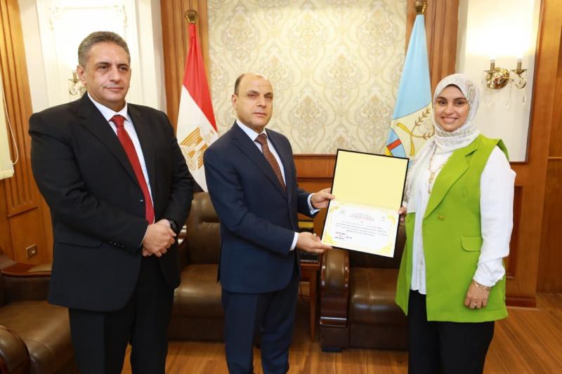 محافظ كفر الشيخ يكرم المتميزين بالقطاع الصحي