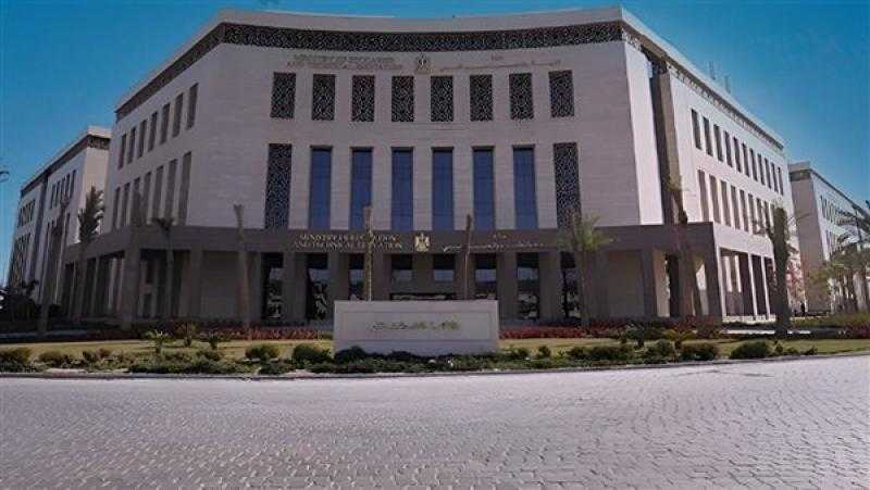 التربية والتعليم: هدفنا تأهيل خريجين في مجال الدواء وتزويدهم بمهارات عملية