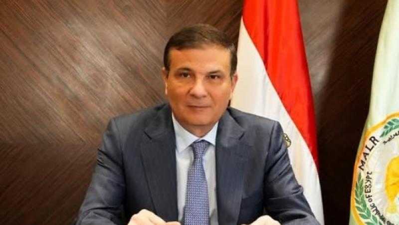 علاء فاروق يفتتح معرض صحاري الدولي للزراعة