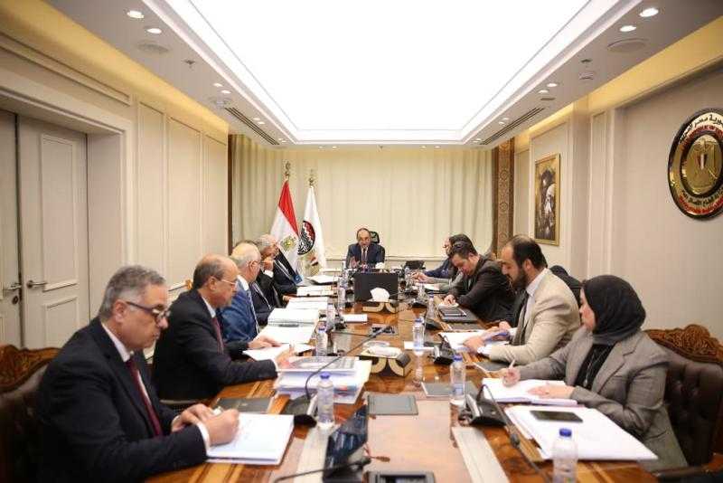 وزير قطاع الأعمال يعقد اجتماعًا موسعًا مع الرؤساء التنفيذيين للشركات القابضة لمتابعة ملفات العمل وتعزيز الأداء المؤسسي