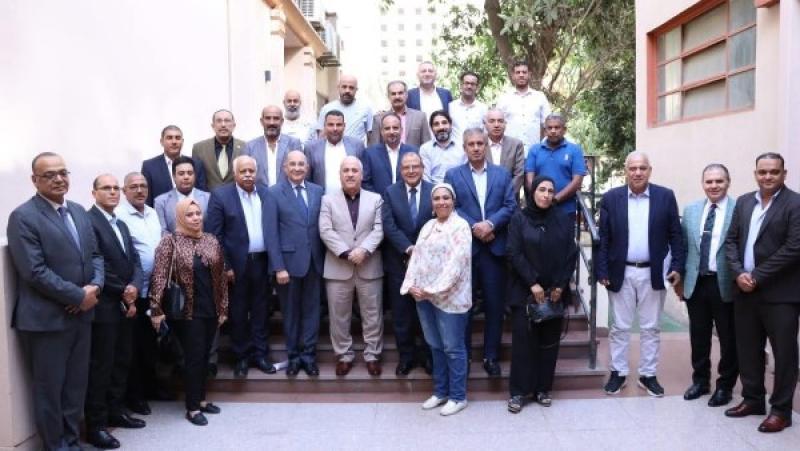 خط أحمر