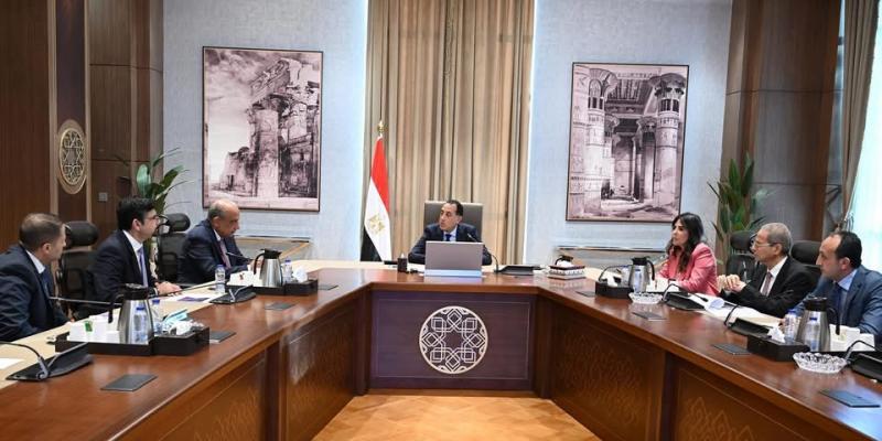 رئيس الوزراء يلتقي مسئولي شركة ”سيمنز” الألمانية لبحث سُبل تعزيز التعاون المشترك