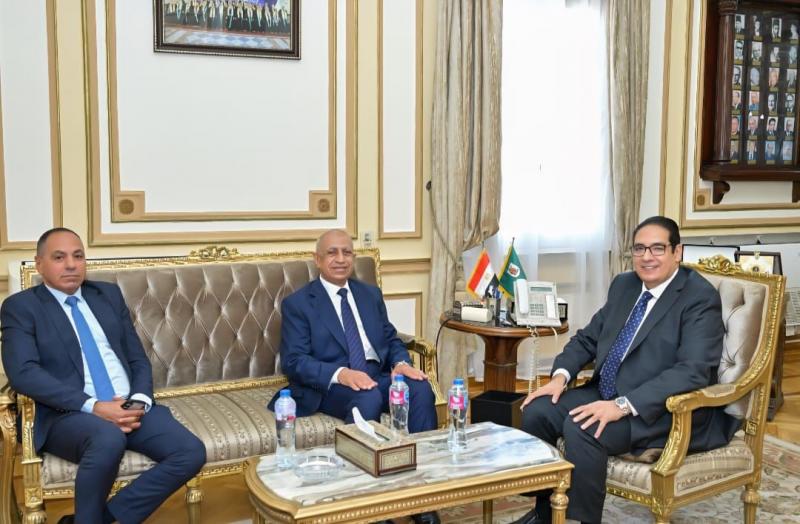 رئيس جامعة القاهرة يستقبل رئيس الأكاديمية العربية للعلوم والتكنولوجيا والنقل البحري