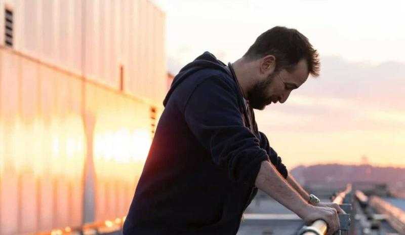 مسلسل The Pitt يتوج بجائزة إيمي لعام 2025 كأفضل مسلسل درامي