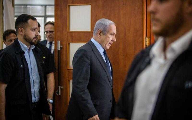 جيش الاحتلال الإسرائيلي يلقي منشورات على مدينة غزة تطالب السكان بالإخلاء فورا
