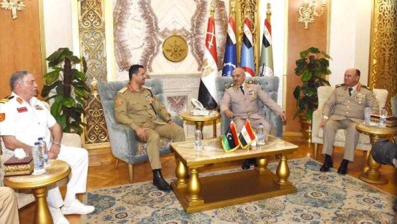 الفريق أحمد خليفة يلتقي رئيس الأركان العامة للجيش الليبي لبحث التعاون المشترك