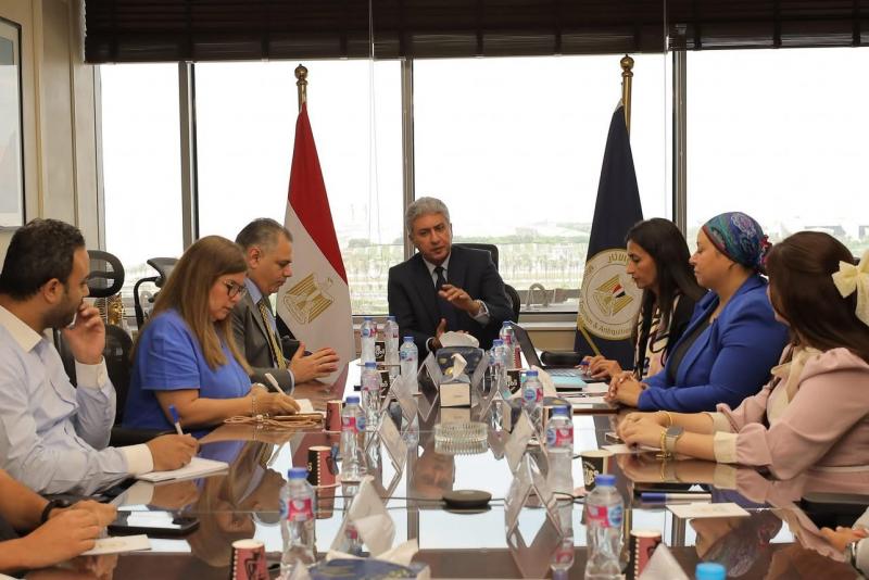 وزير السياحة والآثار يلتقي مجموعة من المؤثرين وأصحاب المحتوى الرقمي المصريين لبحث سبل التعاون