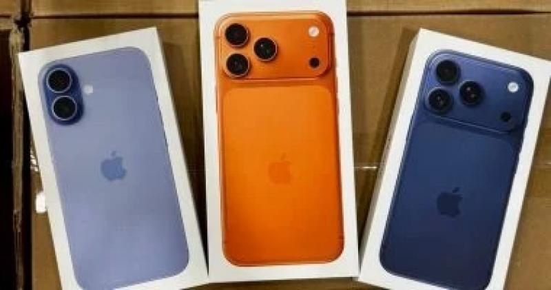 هوس المستخدمين باللون البرتقالي لـ iPhone 17 Pro Max