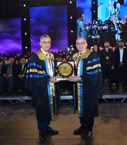 تكريم وزير التموين كأحد أبرز خريجي كلية التجارة – جامعة عين شمس في احتفالية مرور ٧٥ عامًا على إنشاء الجامعة