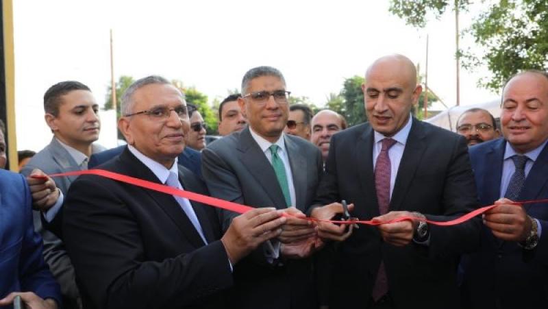 خط أحمر