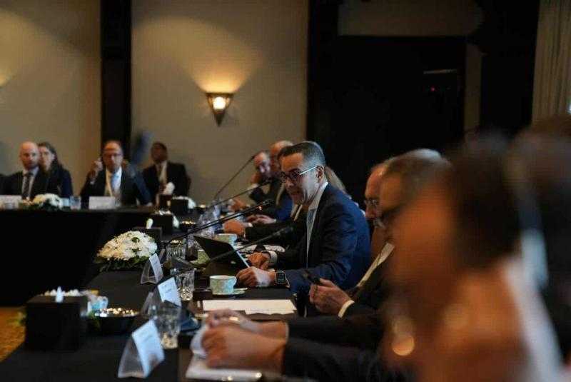 ملك إسبانيا يترأس لقاء خاصًا مع وزير الاستثمار وعدد من رجال الأعمال لتعزيز دور القطاع الخاص