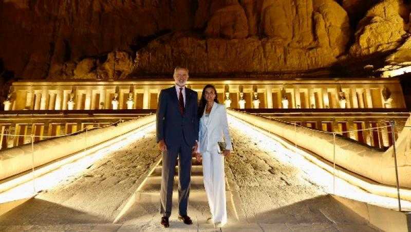 ملك إسبانيا فيليبي والملكة ليتيسيا يفتتحان مشروع إضاءة معبد حتشبسوت بالأقصر